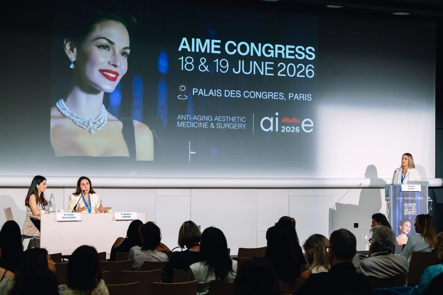Photos de congrès, conférences, chirurgiens, procédures internationales.